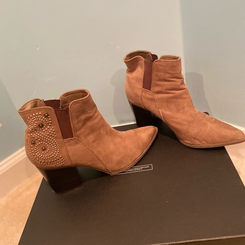 Boots - Picture 2 of 9